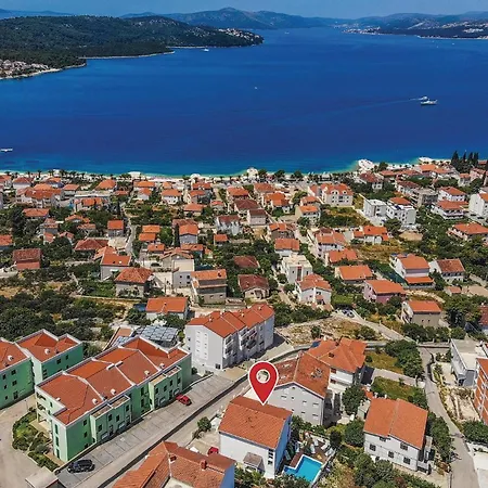 Two-bedroom With Sea View In Okrug Gornji Appartement Trogir