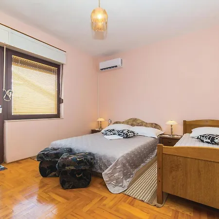 Appartement Two-bedroom With Sea View In Okrug Gornji *